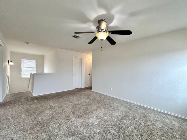 Building Photo - 2417 McCook Dr