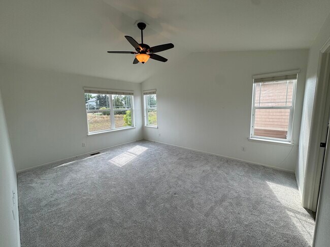 Building Photo - 2211 Winding Dr