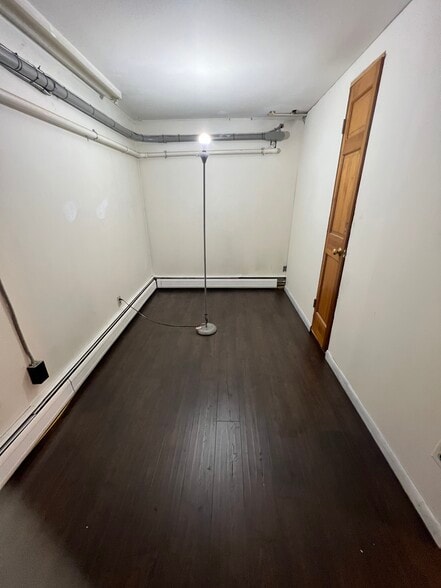 Extra room pic3 - 142 Bunker Hill Cir