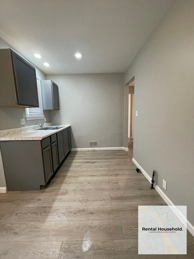 Building Photo - 19676 Kingsville St