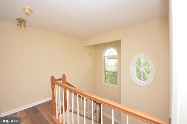 Building Photo - 112 W Park Dr