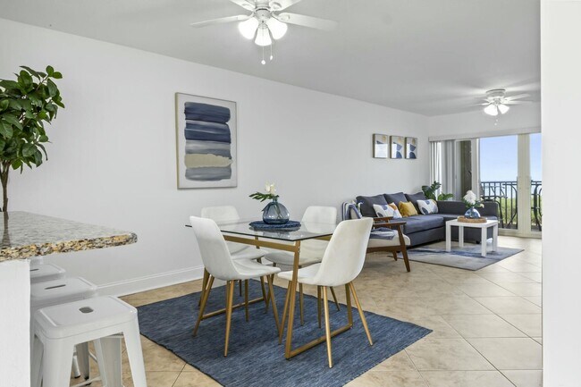 Building Photo - 10152 S Ocean Dr