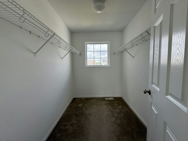 Building Photo - 13187 Roosevelt Pl