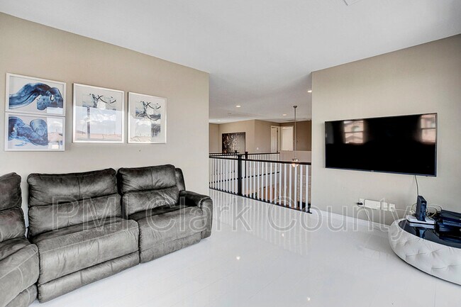 Building Photo - 320 Oakrun Ct