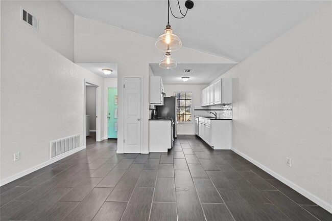 Building Photo - 8730 Birmingham Dr