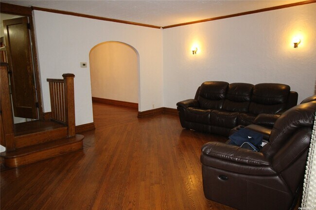 Building Photo - 88-82-88-62 62nd Dr