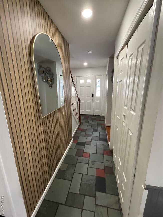 Building Photo - 7 Palmer Ave