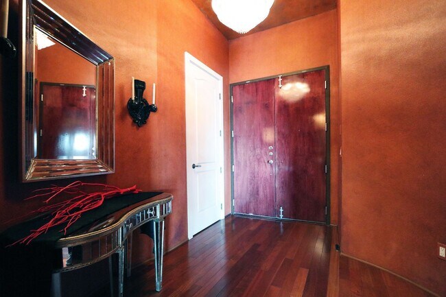 Building Photo - 360 E Desert Inn Rd