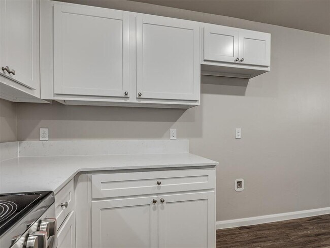 Building Photo - 206 Gray St