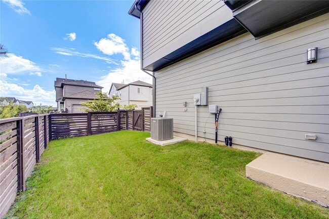 Building Photo - 18515 Parkland Row Dr