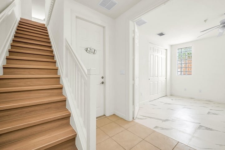Building Photo - 447 Corte Madera Ln