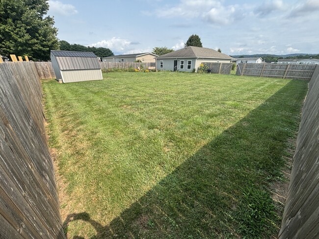 Building Photo - 55 Feather Cir