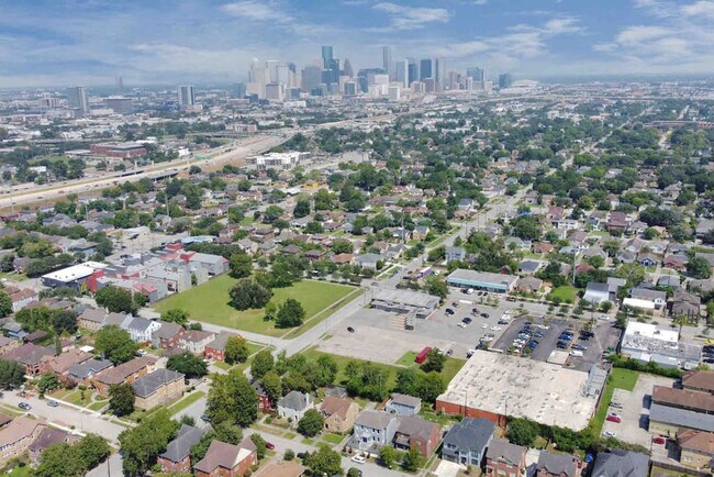 Building Photo - 2615 Arbor St