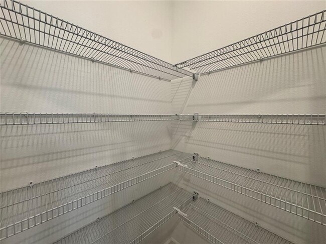 Building Photo - 2819 Maloof Dr