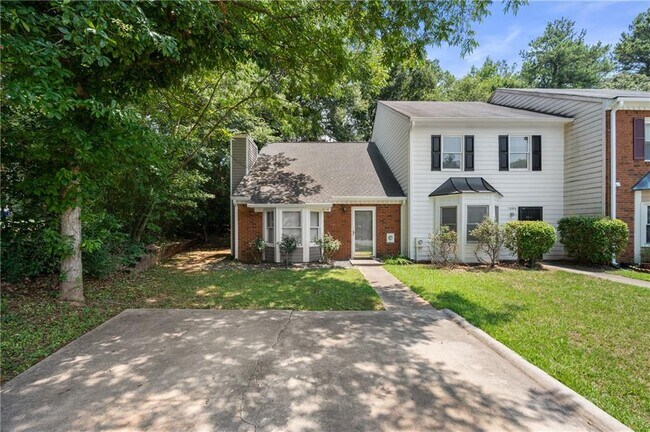 Building Photo - 1393 Poplar Pointe
