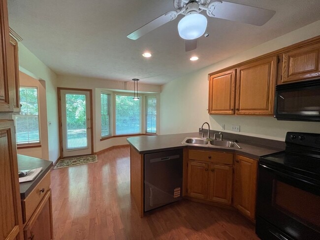 Building Photo - Two Bedroom Condo in Kalamazoo