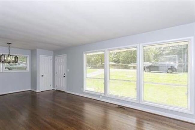 Building Photo - Modern 3BR/2BA Near UAB & Downtown