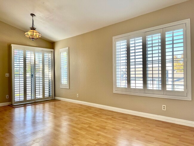 Building Photo - 26131 La Real Ln