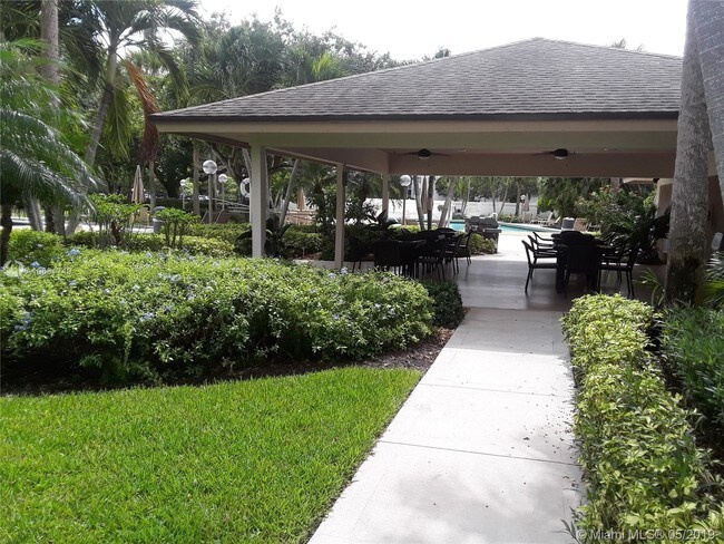 Building Photo - 3499 Oaks Way