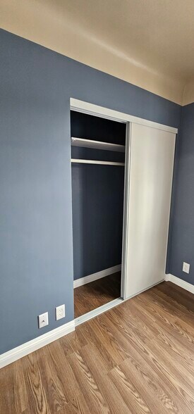 Building Photo - 3212 Live Oak St