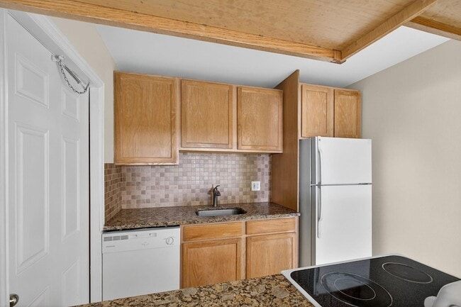 Building Photo - 809 Lighthouse Dr