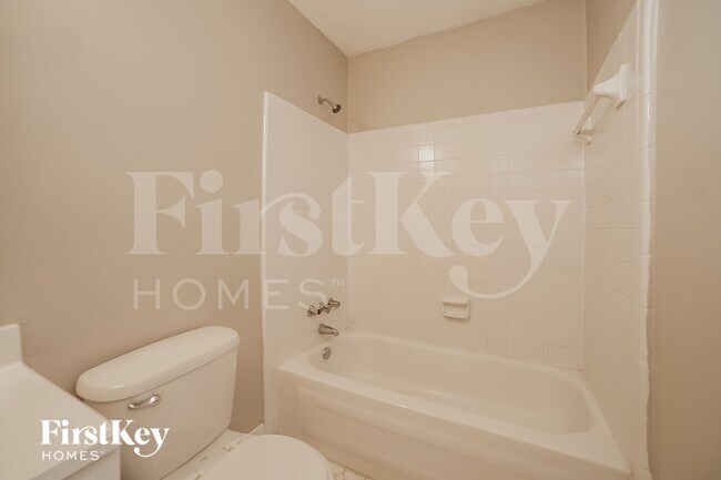 Building Photo - 3381 S Mendenhall Rd