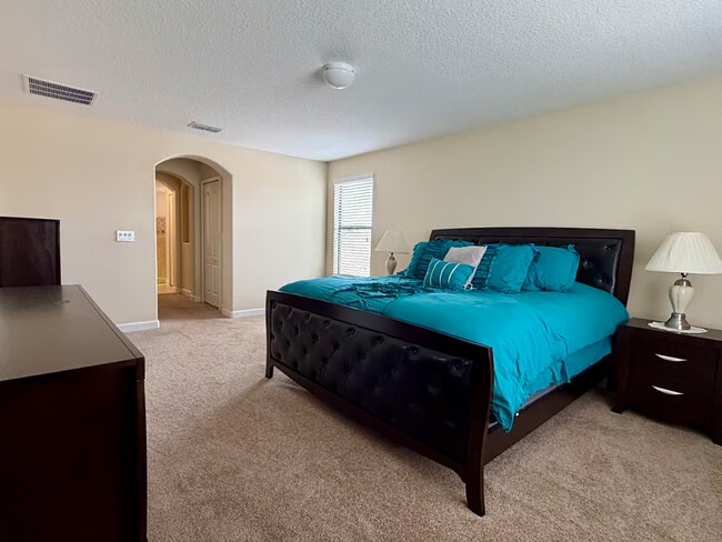 Building Photo - 3,261 SF Fully Furnished 5-Bed Gem | Just Bring Your Suitcase!