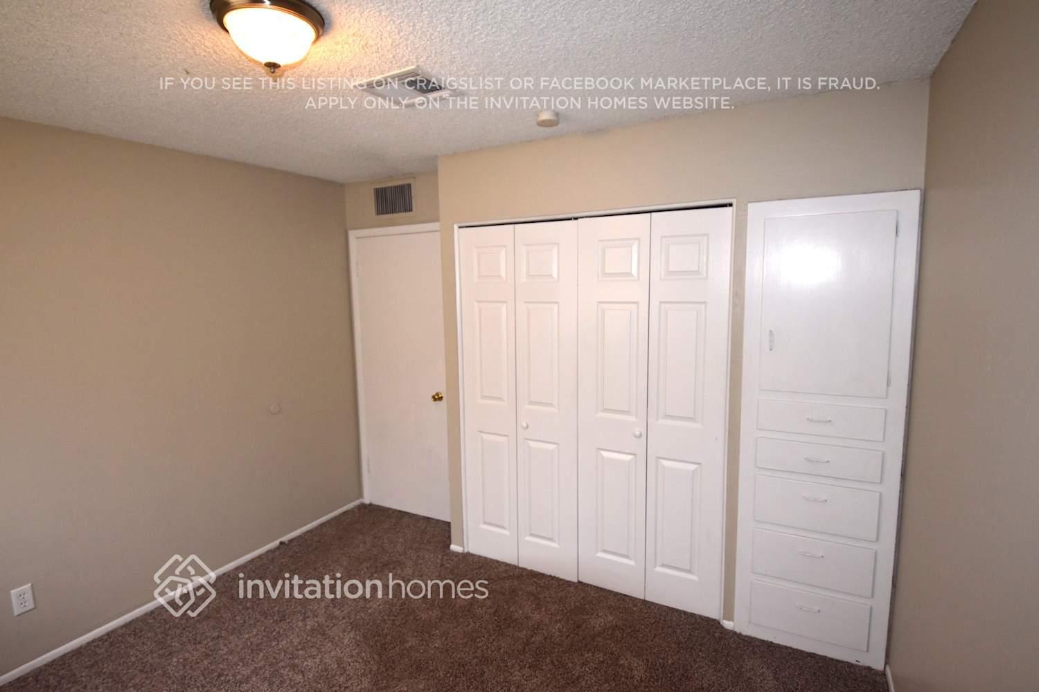 Building Photo - 8233 W Indianola Ave