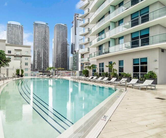 Building Photo - 1100 S Miami Ave