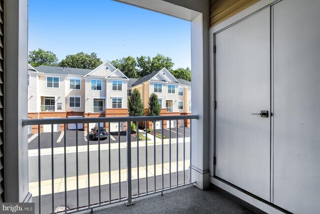 Building Photo - 23230 Milltown Knoll Square