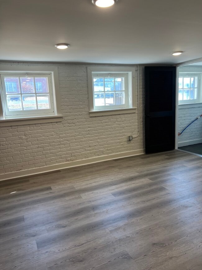 Building Photo - HL MT LLC