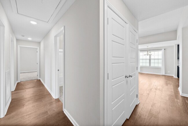 Building Photo - 1493 Fredrick Dr