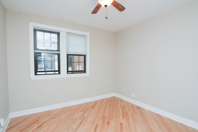 Building Photo - 899 Green Bay Rd