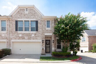 Building Photo - 3206 Holly Thicket Dr