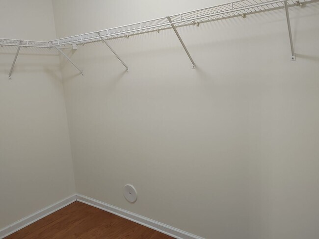 Building Photo - West Knoxville 37909 - Beautiful & newly remodeled with 4 bedroom, 3.5 baths - Call Sharon Arnwin...
