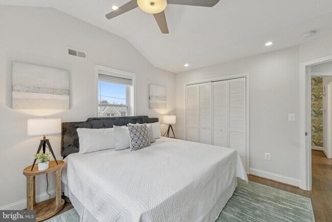 Building Photo - 5629 8th St NW