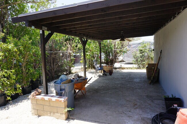 Building Photo - 7633 Enfield Ave