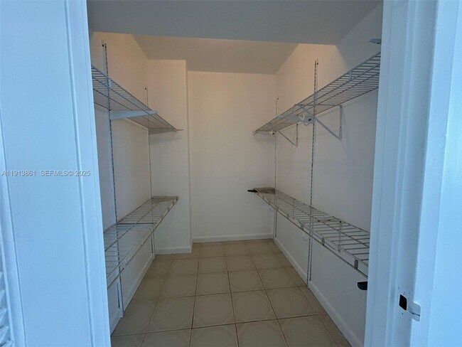 Building Photo - 2899 Collins Ave