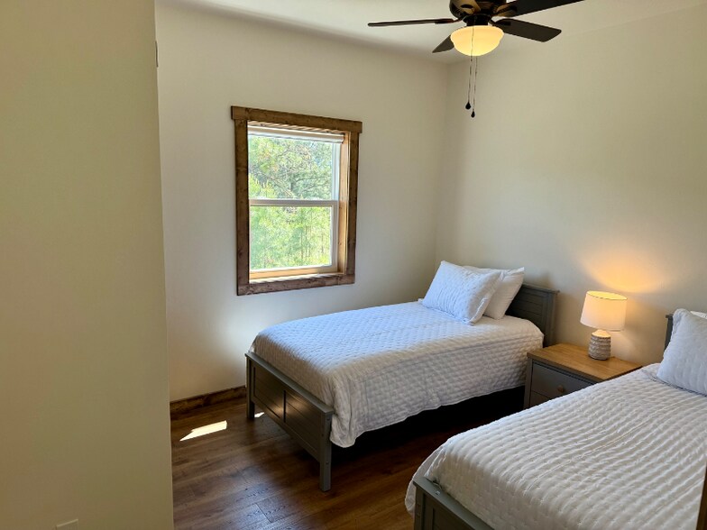 Building Photo - 27945 Island Butte Ln