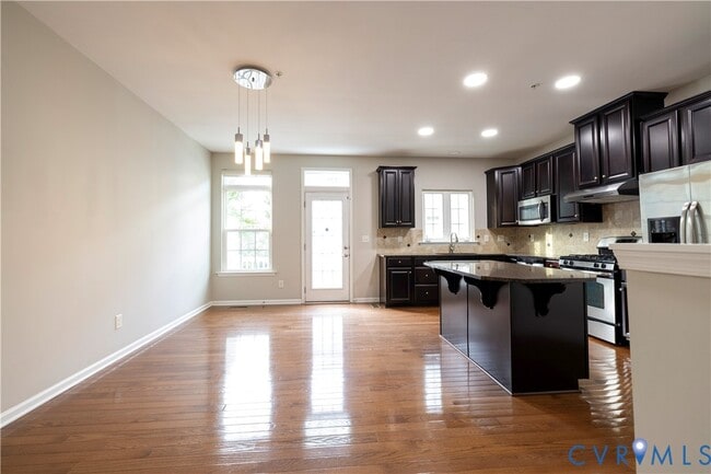 Building Photo - 1903 Old Brick Rd