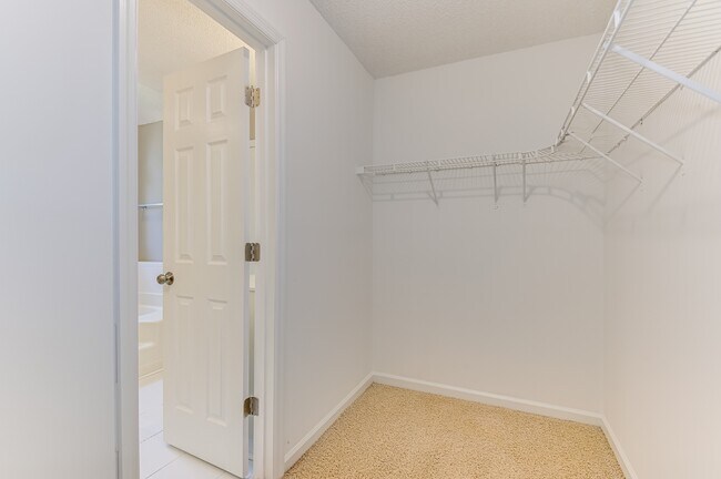 Building Photo - 208 Stonington Dr