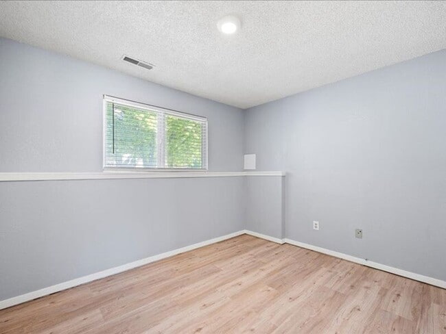 Building Photo - 8307 W Grand Ronde Pl