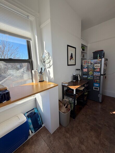 Building Photo - 22 Davis Ave