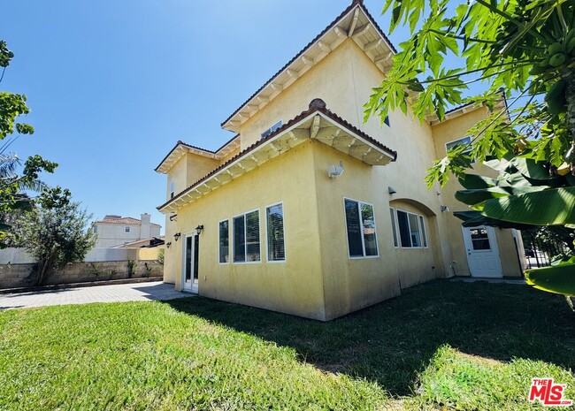 Building Photo - 7347 Dinwiddie St