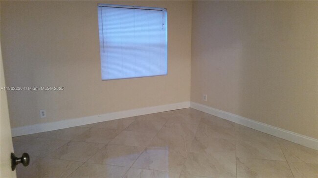 Building Photo - 9999 Summerbreeze Dr