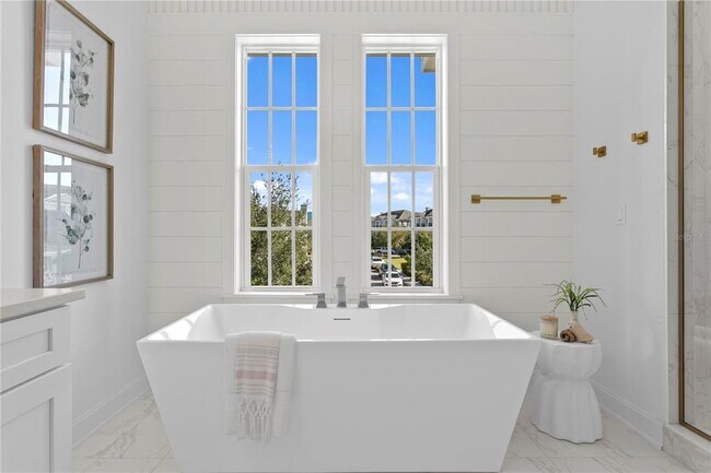 Building Photo - 440 GILMAN Pl