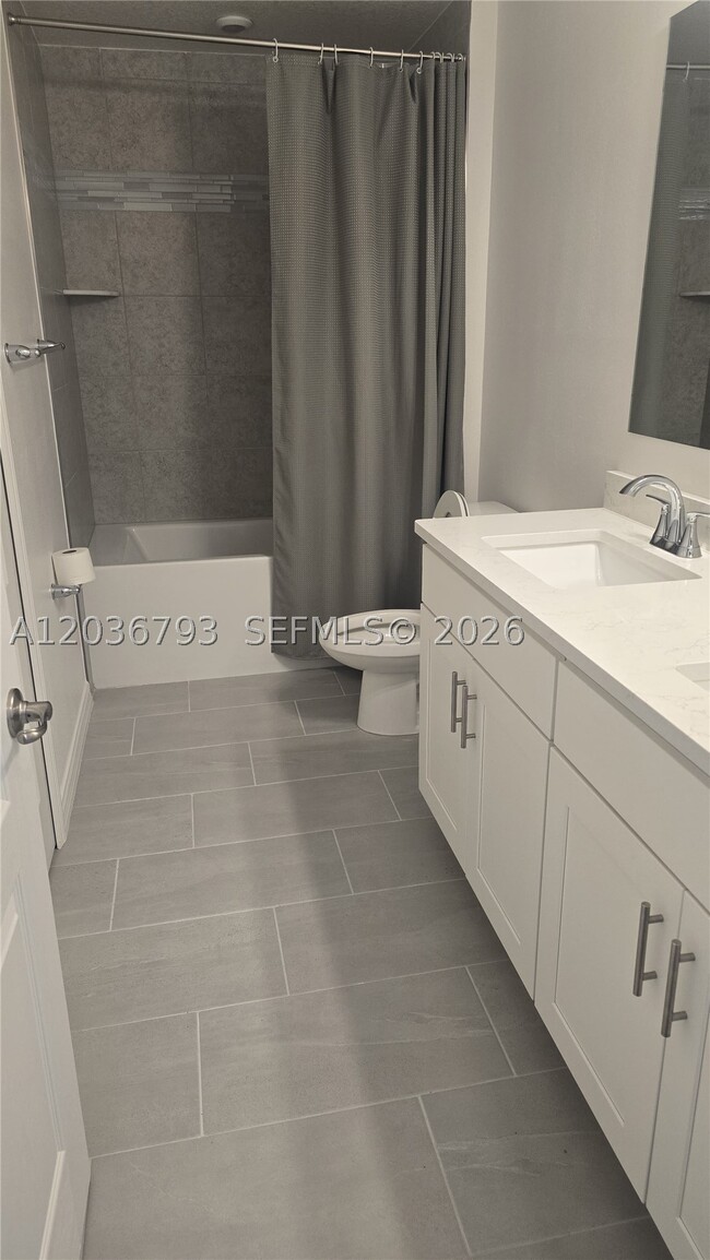Building Photo - 10500 SW Vasari Way