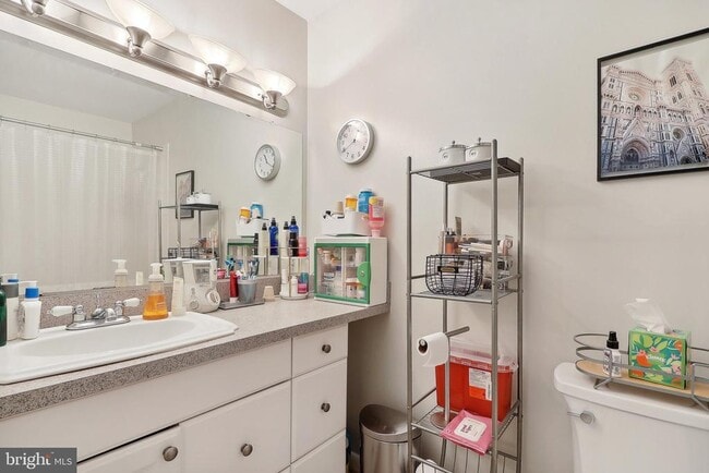 Building Photo - 2031 Approach Ln