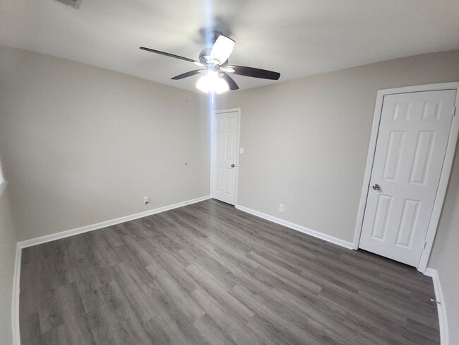 Building Photo - Charming 3BR/2BA Home with Updated Kitchen & Spacious Backyard in Atlanta!