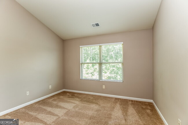 Building Photo - 930 Walking Stick Trail NE